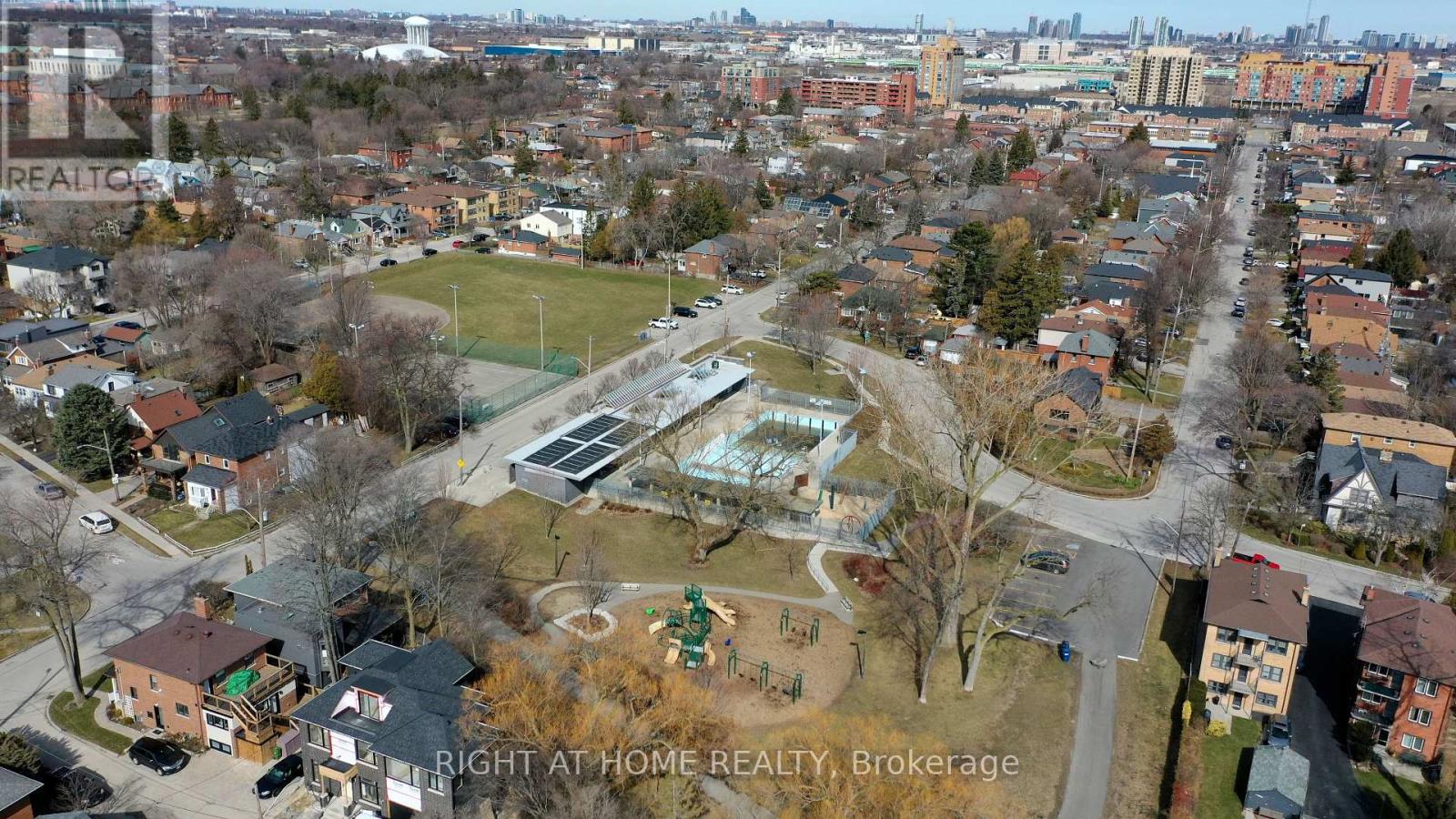 7 Eleventh Street, Toronto, Ontario  M8V 3G2 - Photo 6 - W12672948