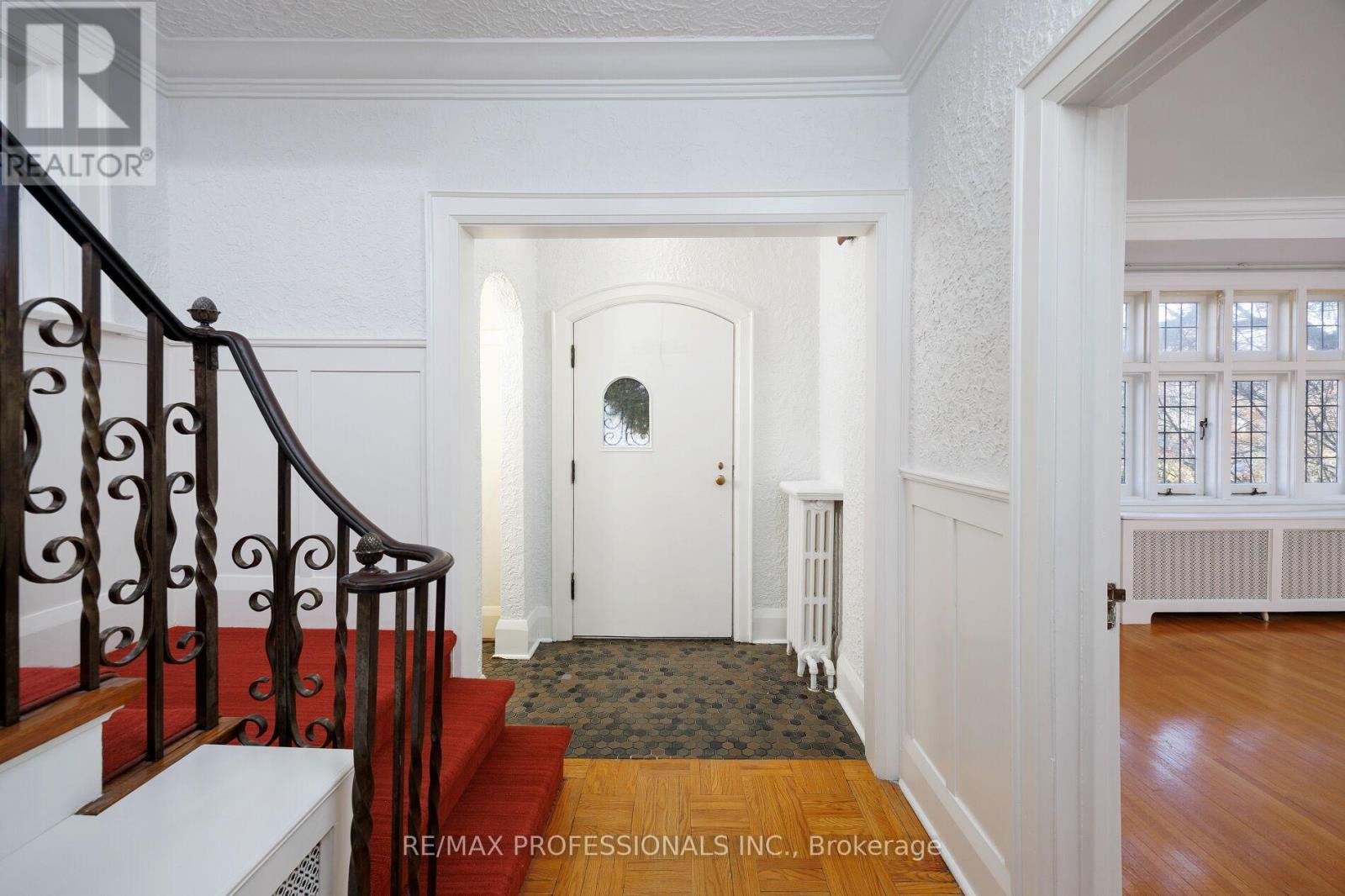 50 Wendover Road, Toronto, Ontario  M8X 2L3 - Photo 9 - W12590998