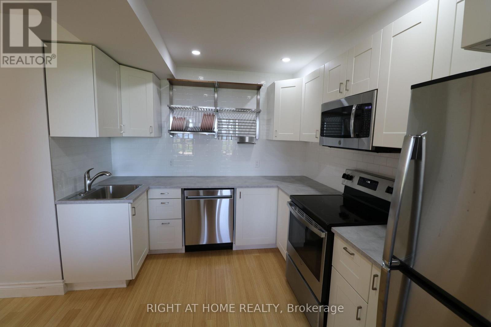 7 Eleventh Street, Toronto, Ontario  M8V 3G2 - Photo 26 - W12672948