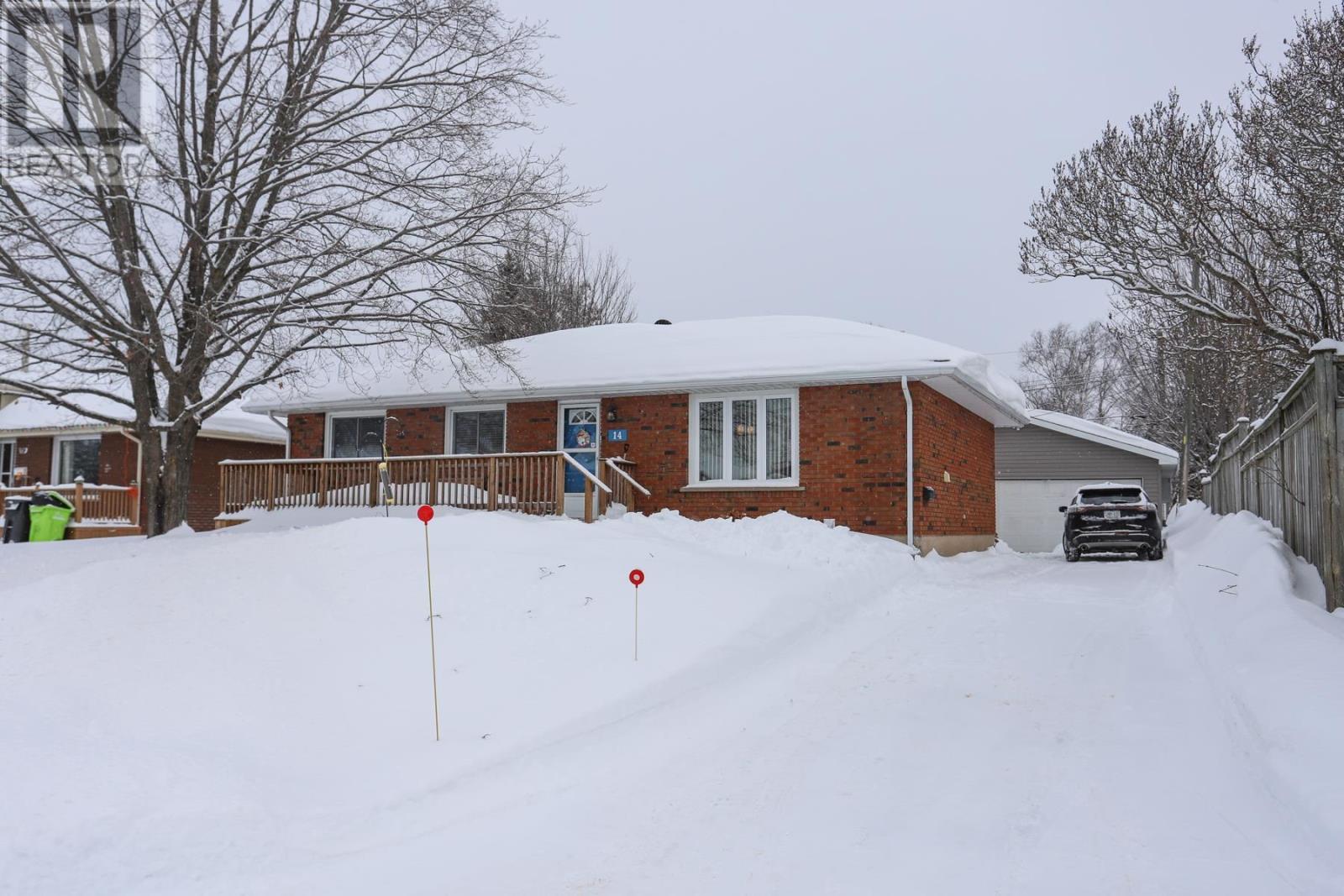14 Elaine Ct, Sault Ste. Marie, Ontario  P6A 4R9 - Photo 1 - SM260007