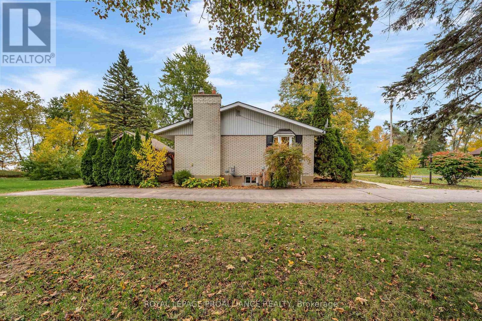 97 Roseland Drive, Quinte West, Ontario  K0K 1L0 - Photo 36 - X12729446