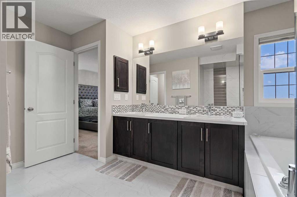 271 Chelsea Heath, Chestermere, Alberta  T1X 2N4 - Photo 28 - A2275004