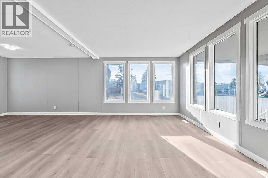 437 Kanell Drive Ne, High River, Alberta  T1V 1J6 - Photo 4 - A2281188