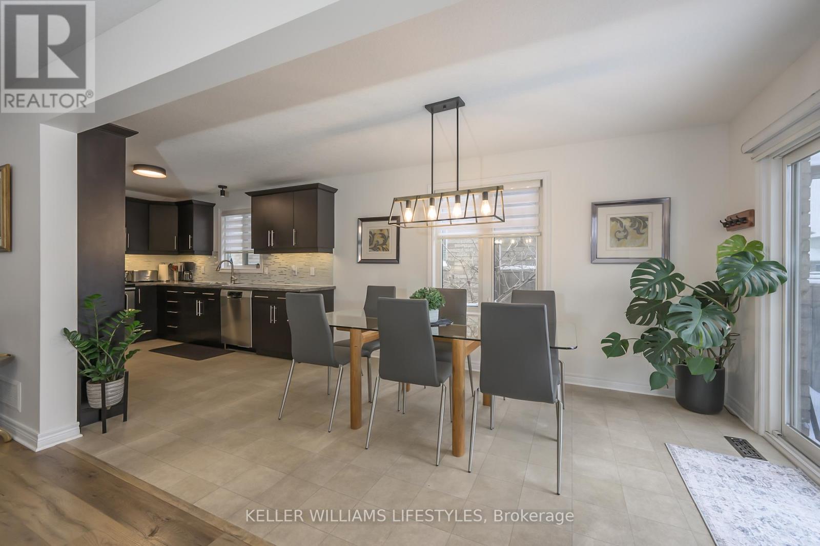 6811 Vallas Circle, London South, Ontario  N6P 0B5 - Photo 2 - X12729346