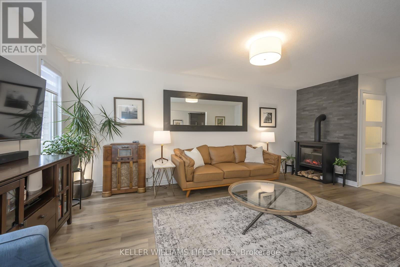 6811 Vallas Circle, London South, Ontario  N6P 0B5 - Photo 3 - X12729346