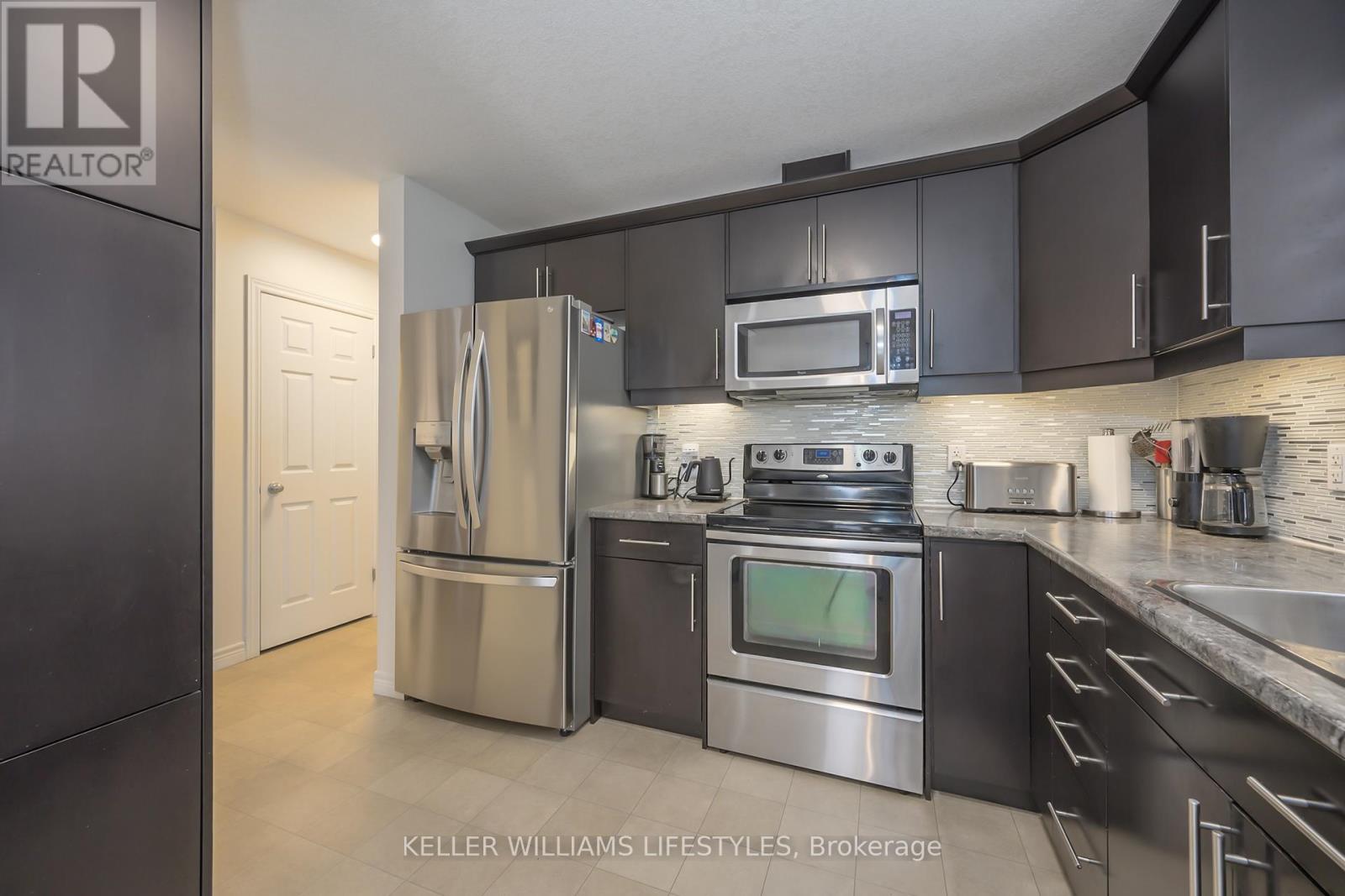 6811 Vallas Circle, London South, Ontario  N6P 0B5 - Photo 7 - X12729346