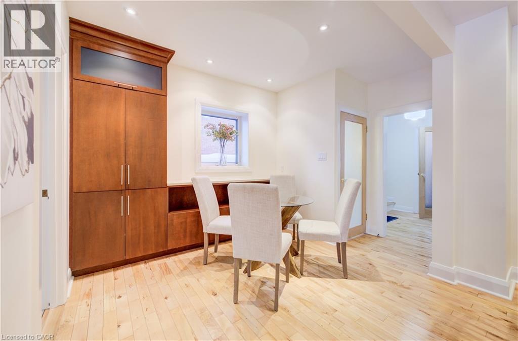 122 Belmont Avenue, Waterloo, Ontario  N2L 2A9 - Photo 18 - 40800277