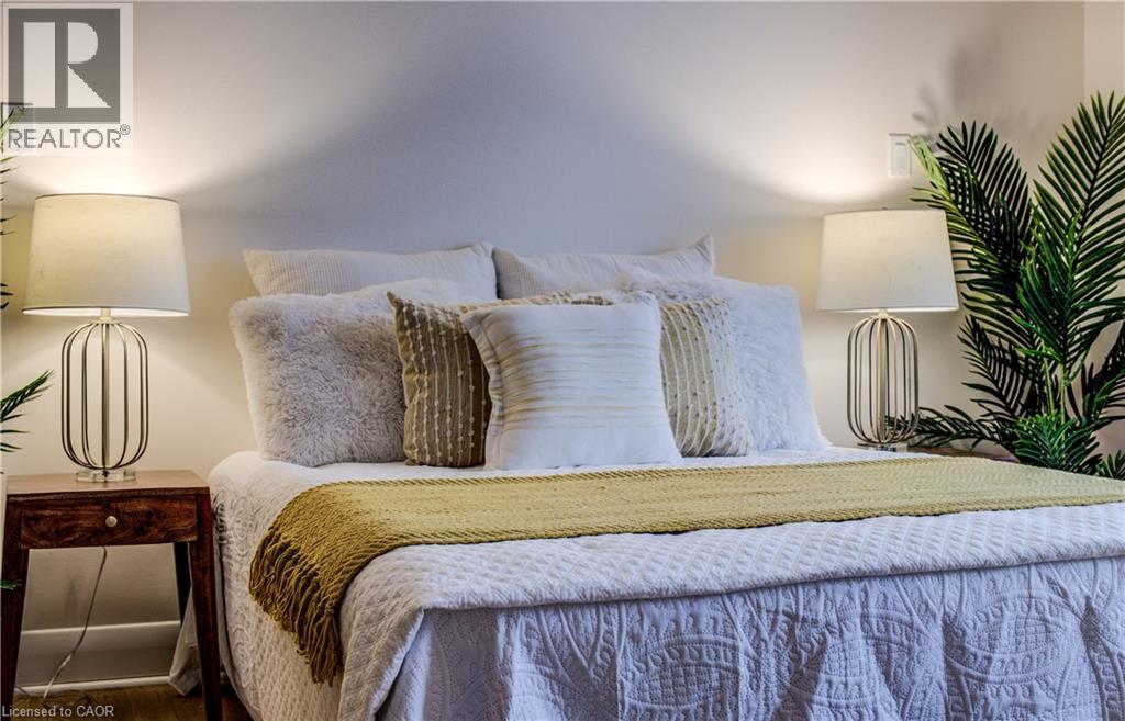 122 Belmont Avenue, Waterloo, Ontario  N2L 2A9 - Photo 31 - 40800277