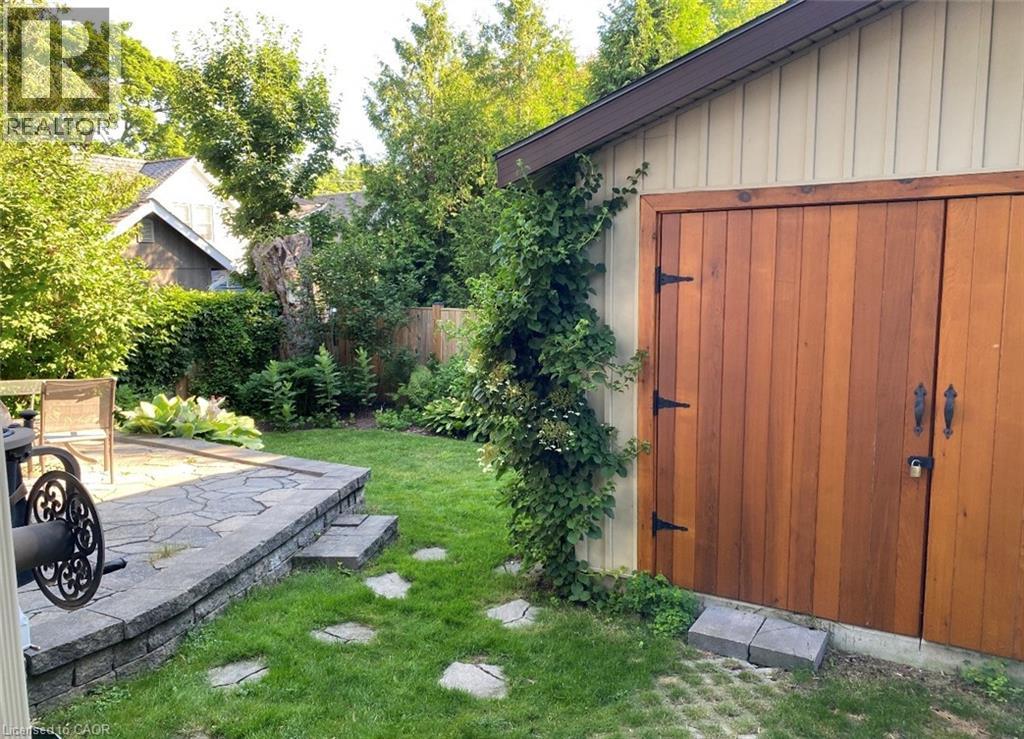 122 Belmont Avenue, Waterloo, Ontario  N2L 2A9 - Photo 48 - 40800277