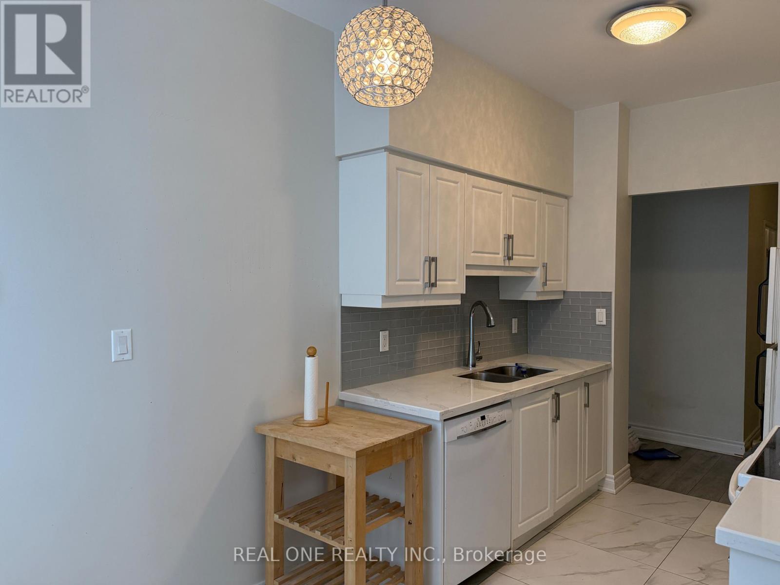 102 - 35 Empress Avenue, Toronto, Ontario  M2N 6T3 - Photo 2 - C12729414