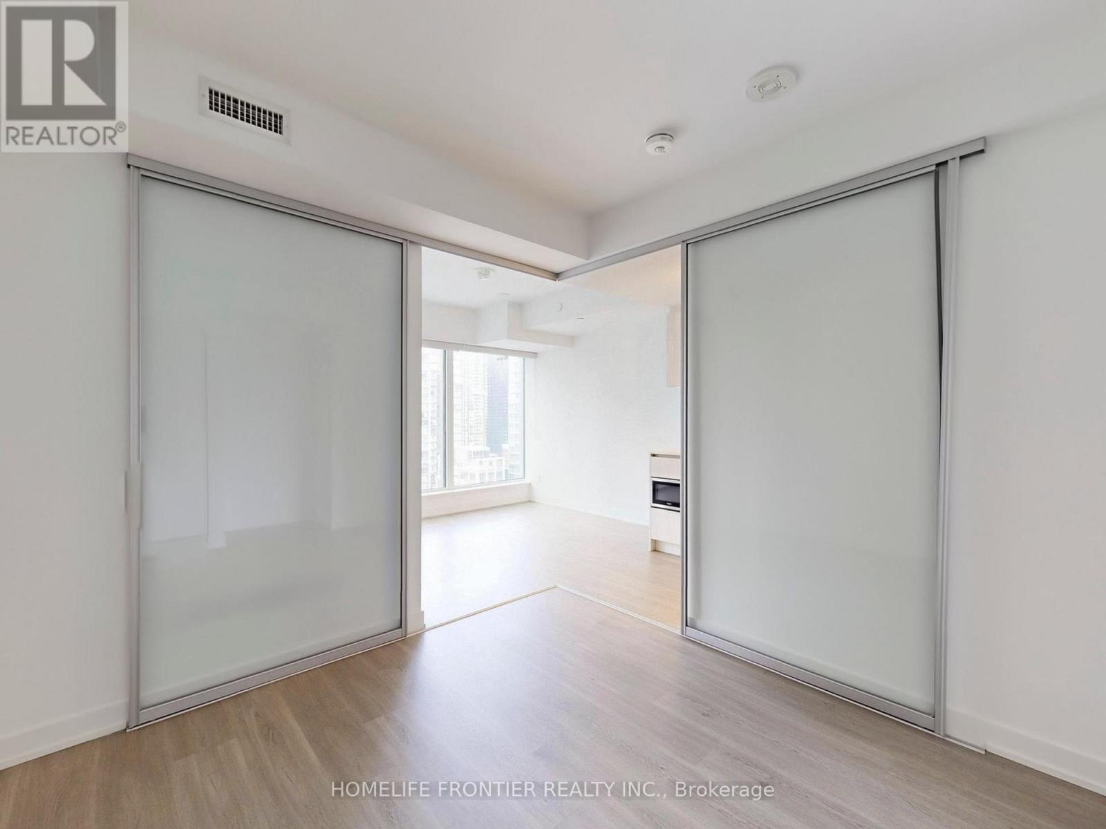 3007 - 8 Wellesley Street W, Toronto, Ontario  M4Y 0J5 - Photo 12 - C12729482