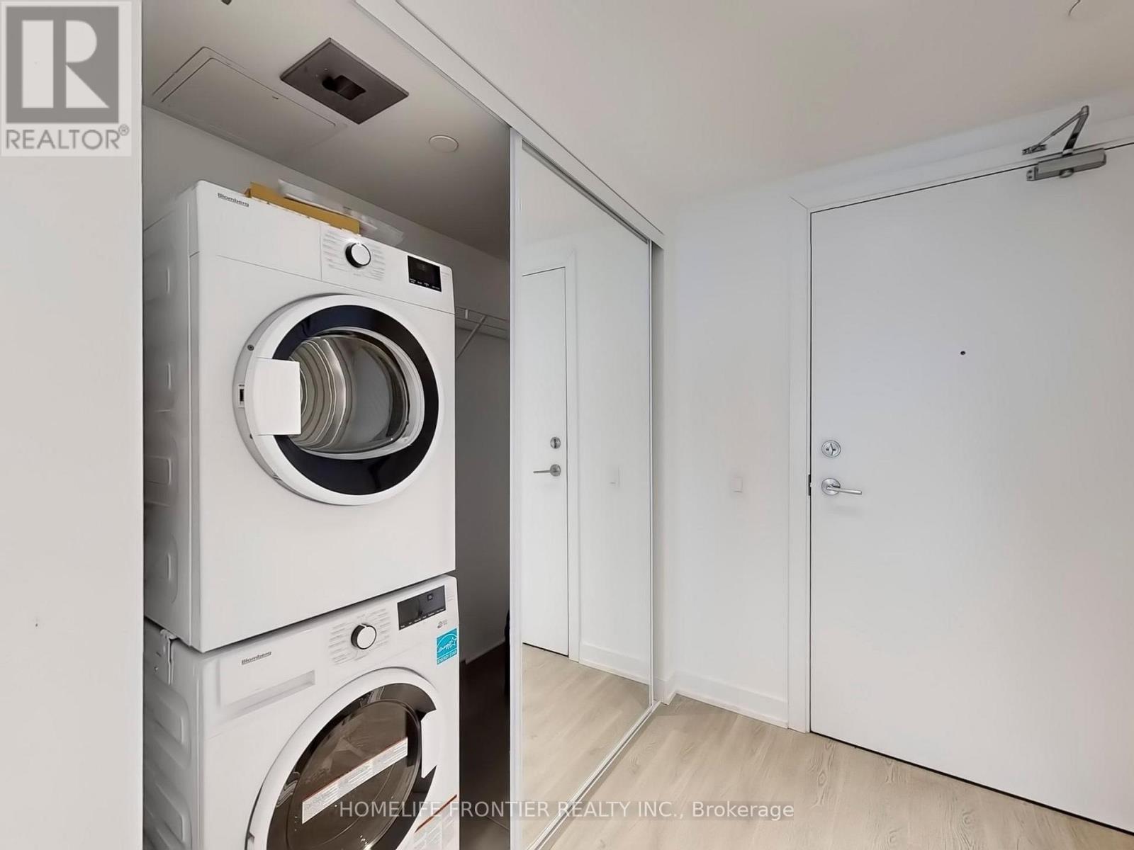 3007 - 8 Wellesley Street W, Toronto, Ontario  M4Y 0J5 - Photo 15 - C12729482