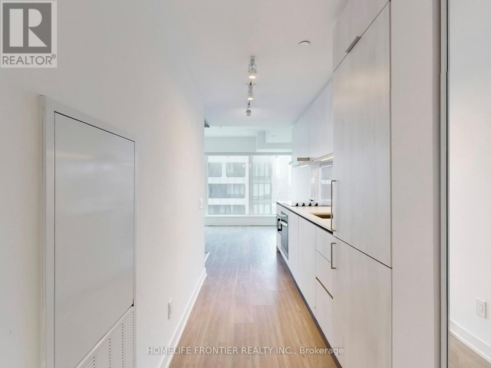 3007 - 8 Wellesley Street W, Toronto, Ontario  M4Y 0J5 - Photo 8 - C12729482