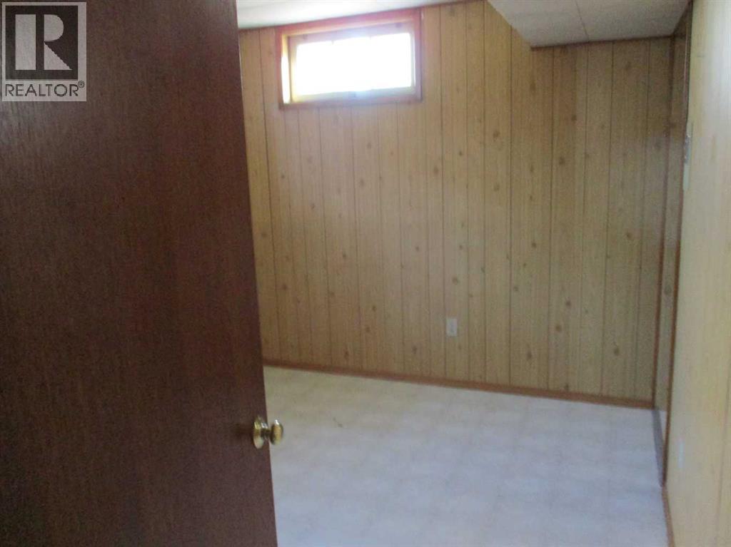 220 2nd Avenue Sw, Manning, Alberta  T0H 2M0 - Photo 11 - A2264429