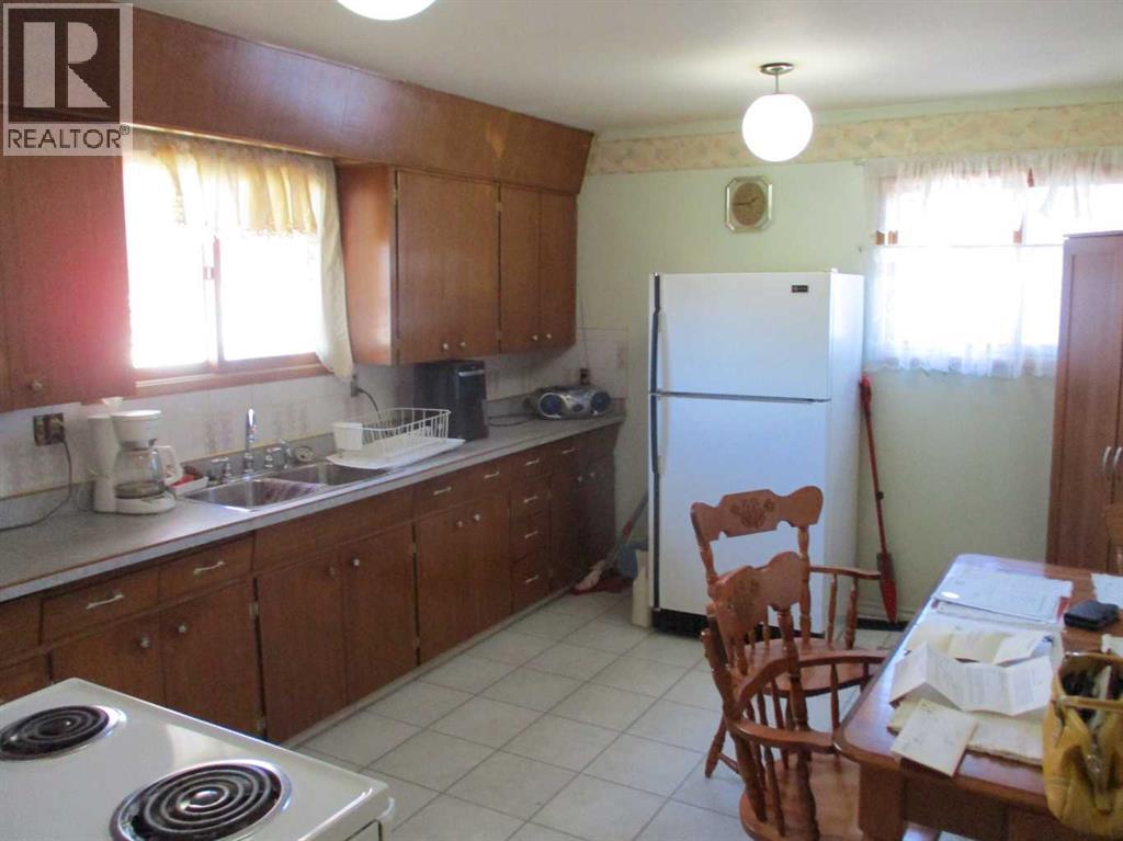 220 2nd Avenue Sw, Manning, Alberta  T0H 2M0 - Photo 4 - A2264429