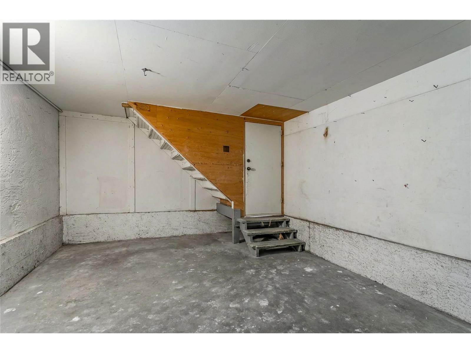 758 Josselyn Court, Kelowna, British Columbia  V1X 6A4 - Photo 29 - 10369633