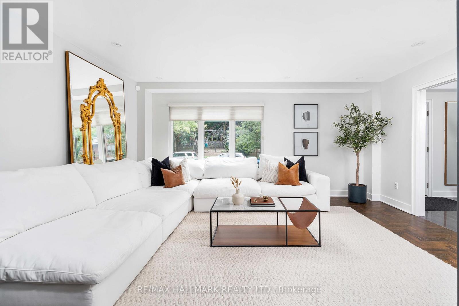 274 Gowan Avenue, Toronto, Ontario  M4J 2K6 - Photo 5 - E12729542