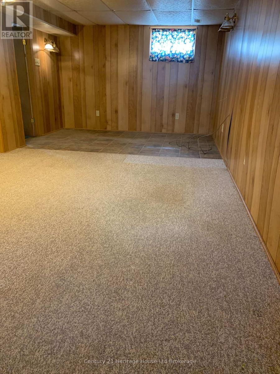 225 Algonquin Drive, South Huron, Ontario  N0M 1Y0 - Photo 14 - X12468220