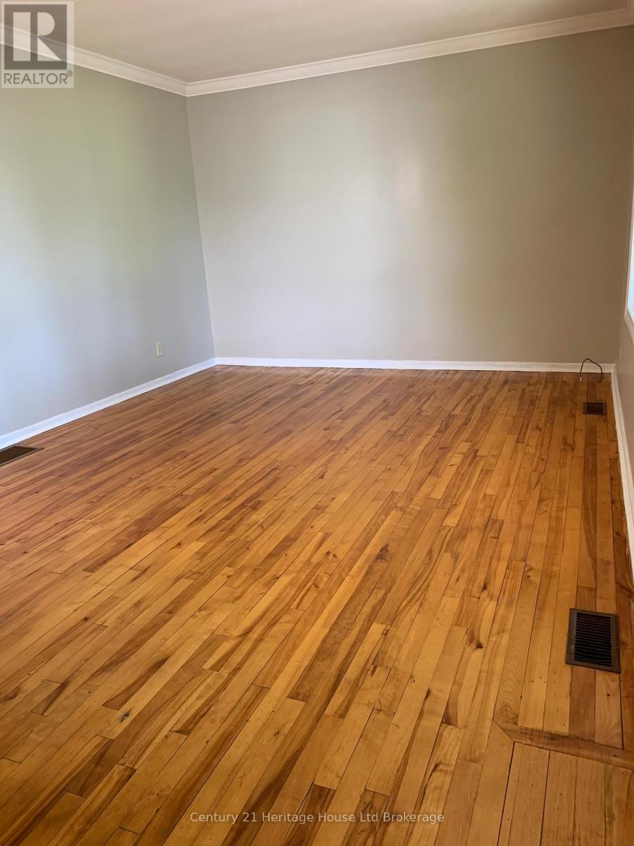 Photo 5 of 16 for 225 Algonquin Drive