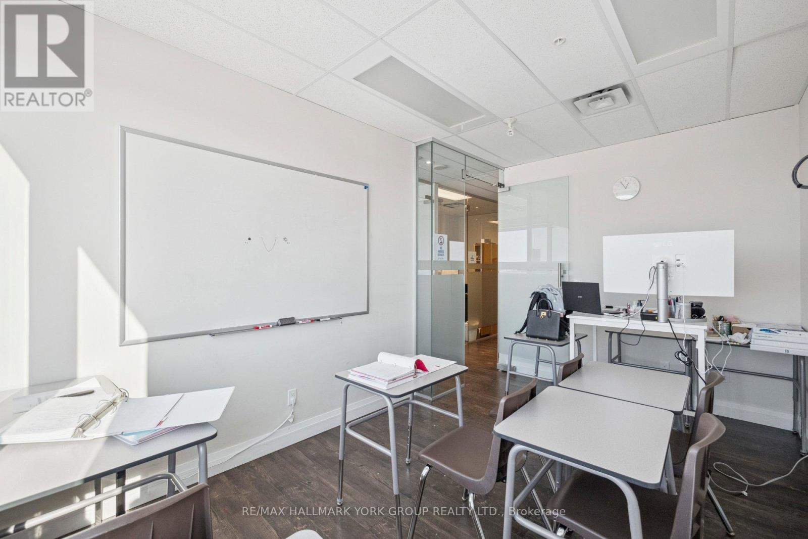 911 - 7191 Yonge Street E, Markham, Ontario  L3T 0C4 - Photo 5 - N12729318