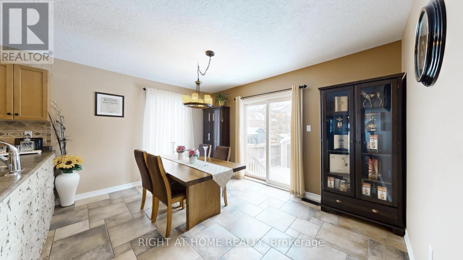 204 Proclamation Drive, Barrie (Innis-Shore), Ontario  L4N 0Y9 - Photo 13 - S12729366