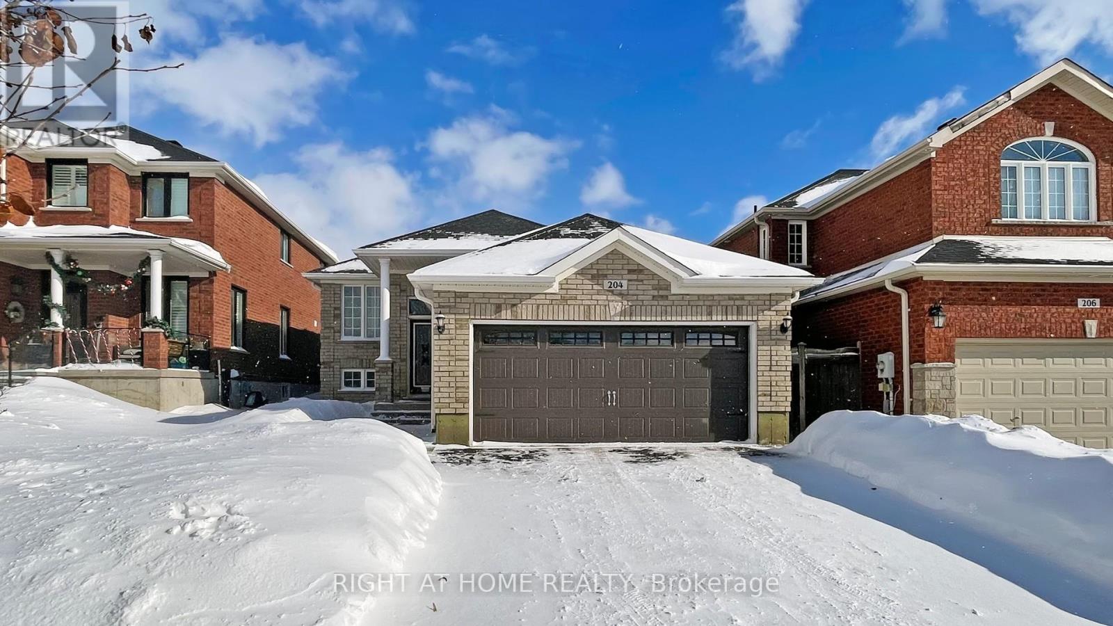 204 Proclamation Drive, Barrie (Innis-Shore), Ontario  L4N 0Y9 - Photo 2 - S12729366