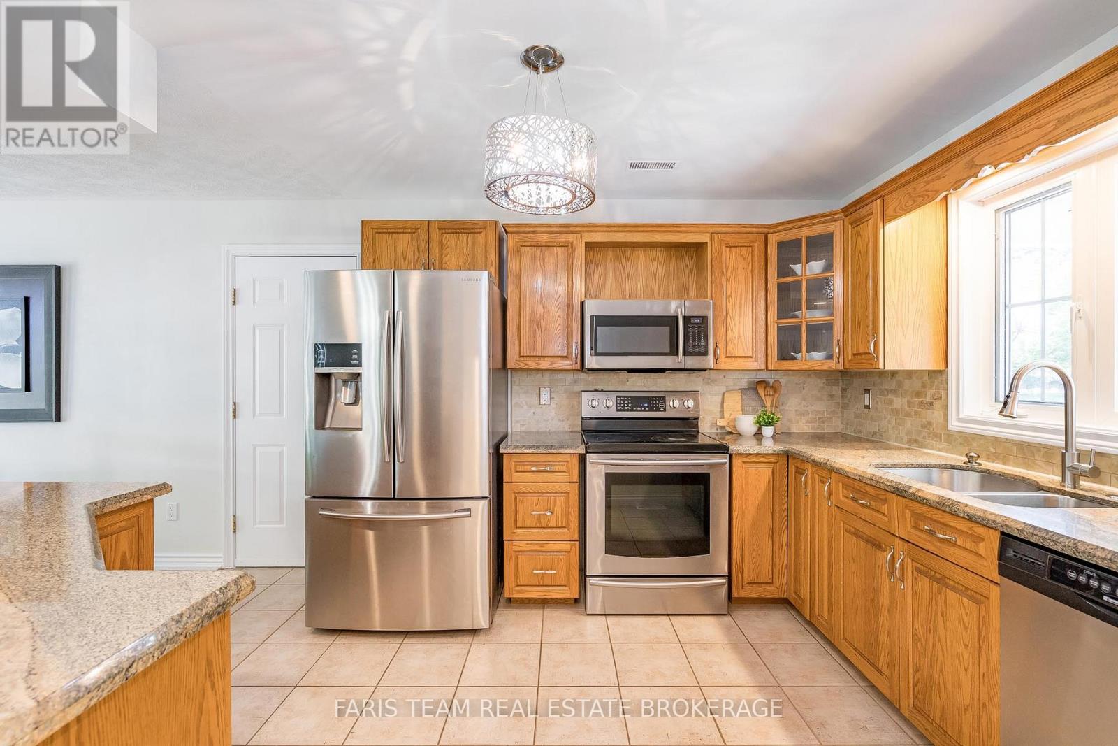 21 Maryjane Road, Tiny (Wyevale), Ontario  L0L 2T0 - Photo 11 - S12729538