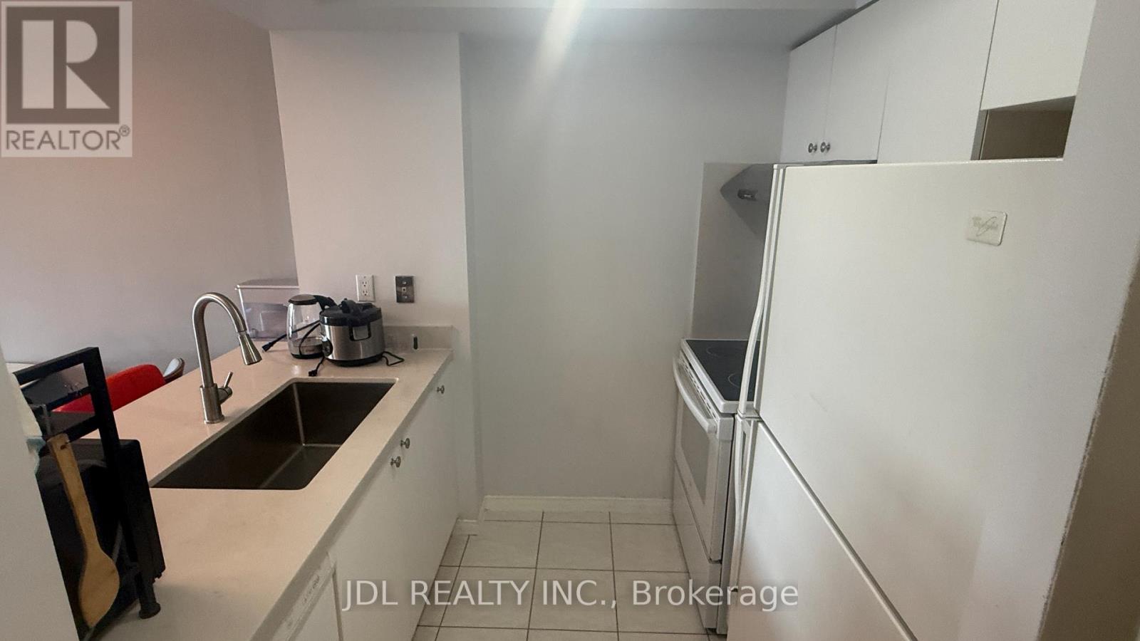 1610 - 887 Bay Street, Toronto, Ontario  M5S 3K4 - Photo 12 - C12615694