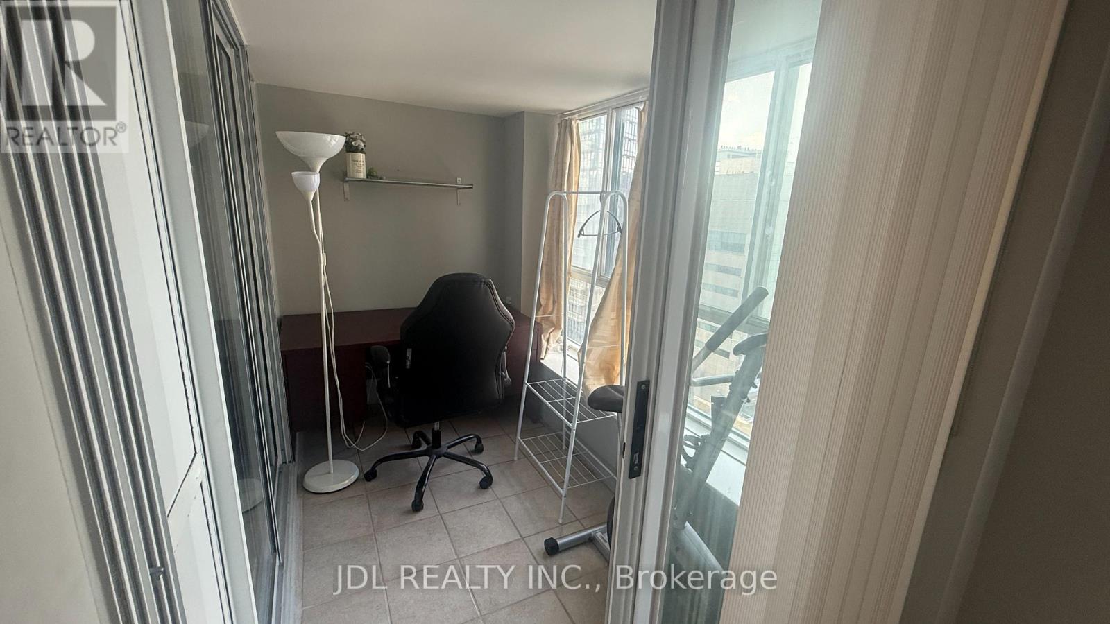 1610 - 887 Bay Street, Toronto, Ontario  M5S 3K4 - Photo 10 - C12615694