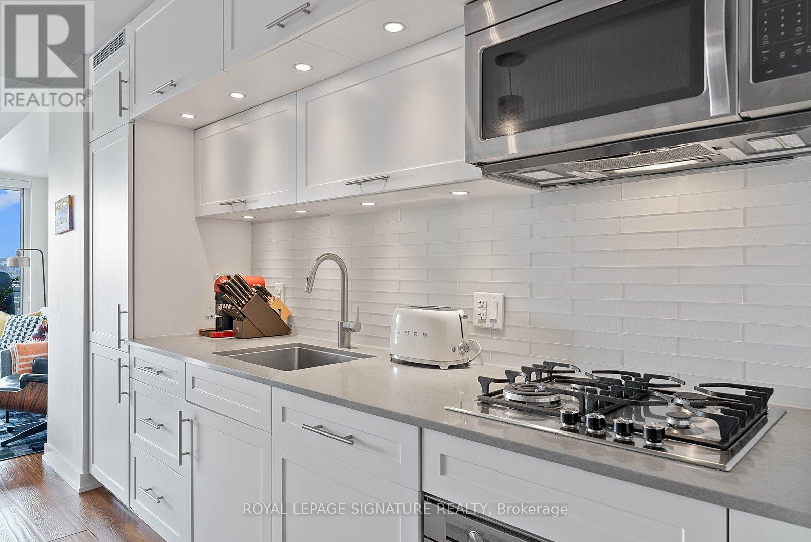 601 - 205 Manning Avenue, Toronto, Ontario  M6J 0E2 - Photo 9 - C12729486