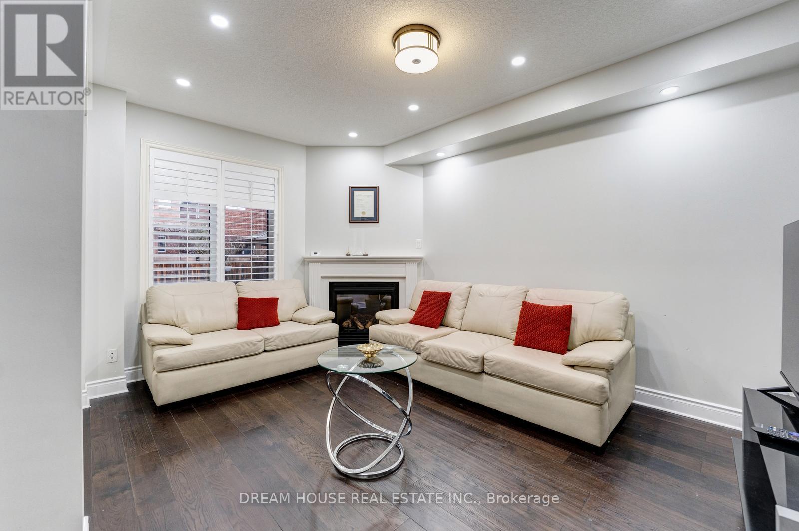 353 Michener Place, Milton, Ontario  L9T 8P4 - Photo 11 - W12729368