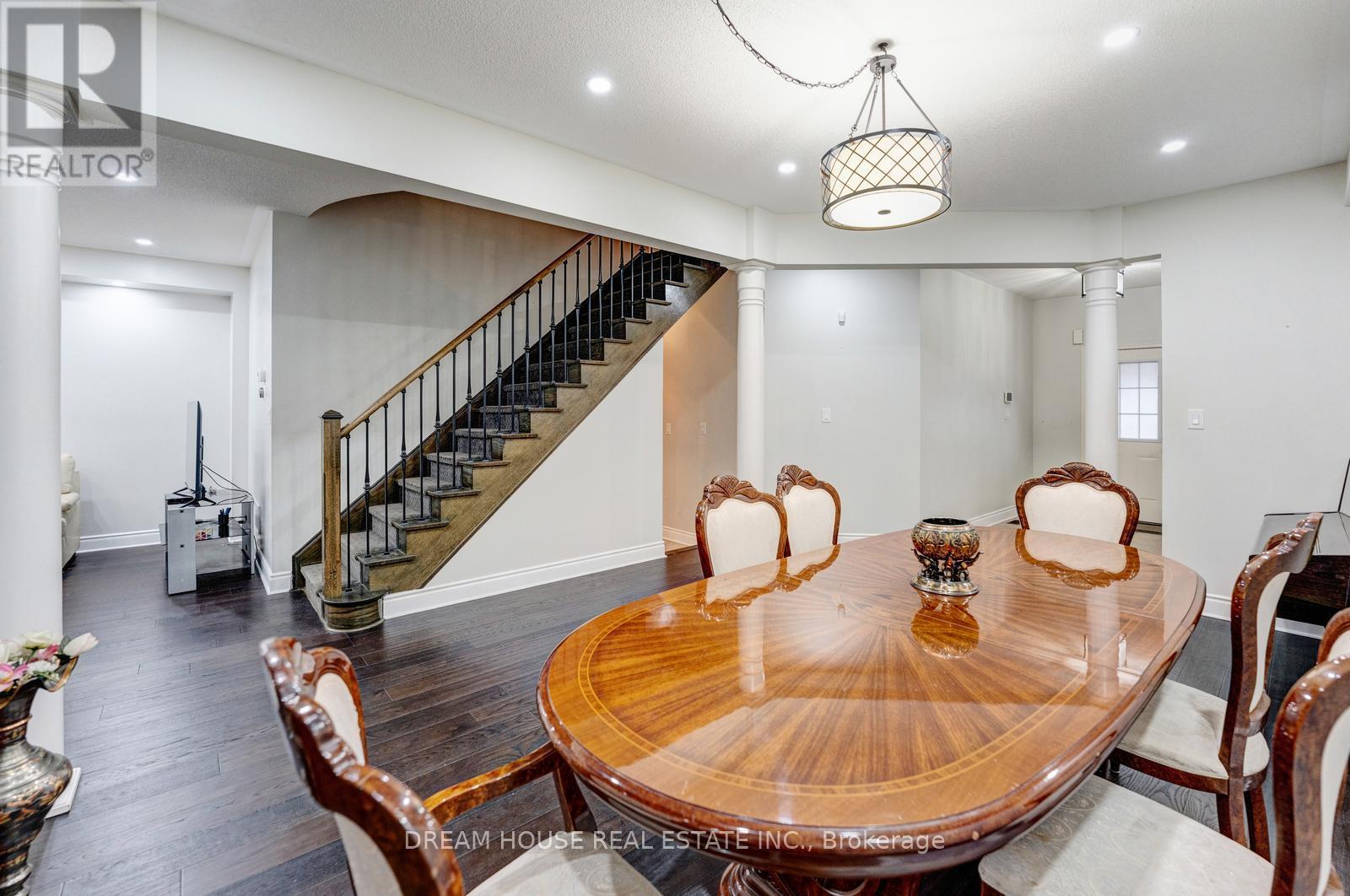 353 Michener Place, Milton, Ontario  L9T 8P4 - Photo 9 - W12729368