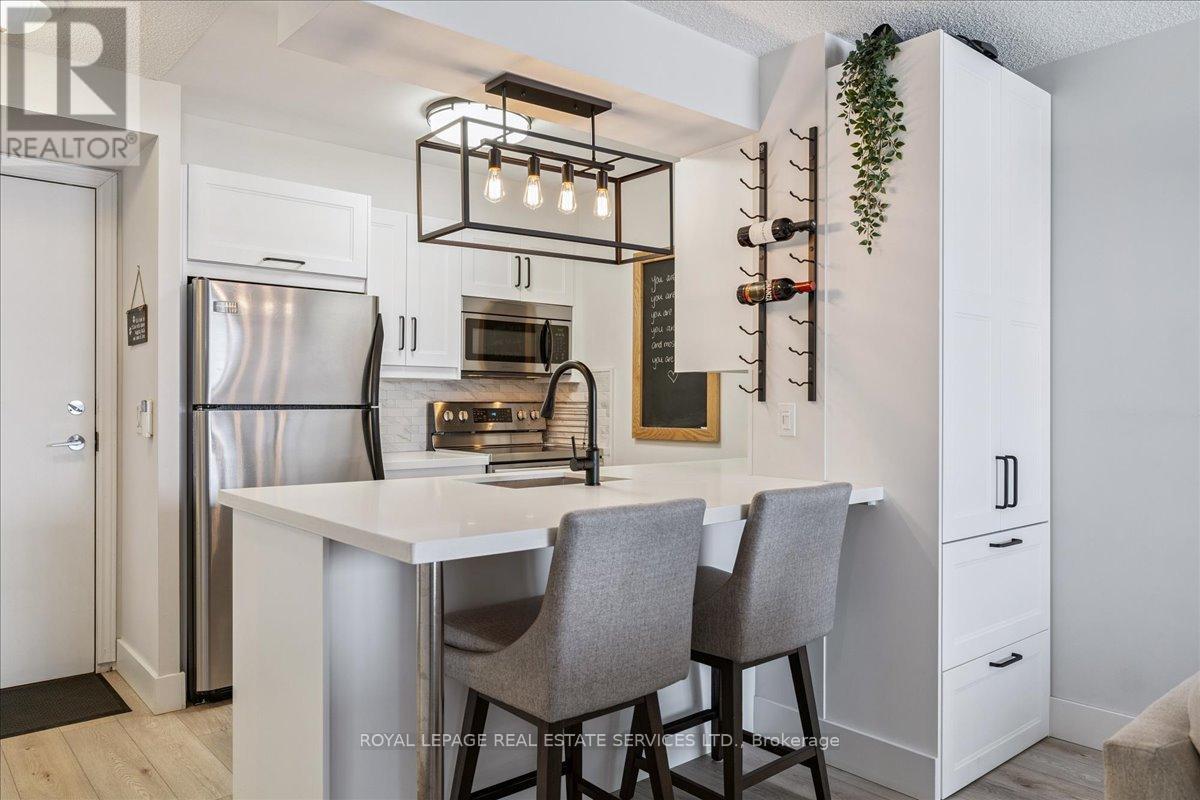 802 - 2379 Central Park Drive, Oakville, Ontario  L6H 0E3 - Photo 6 - W12729378