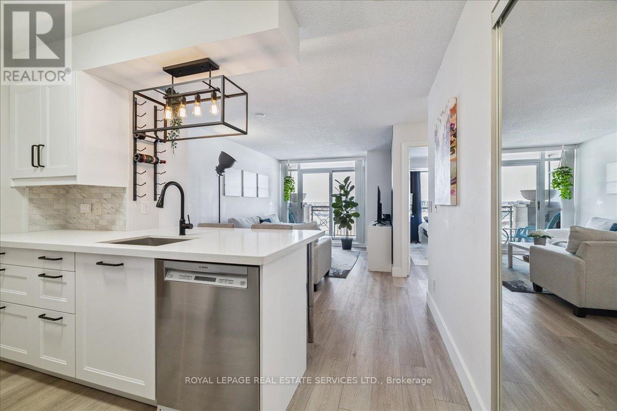 802 - 2379 Central Park Drive, Oakville, Ontario  L6H 0E3 - Photo 8 - W12729378