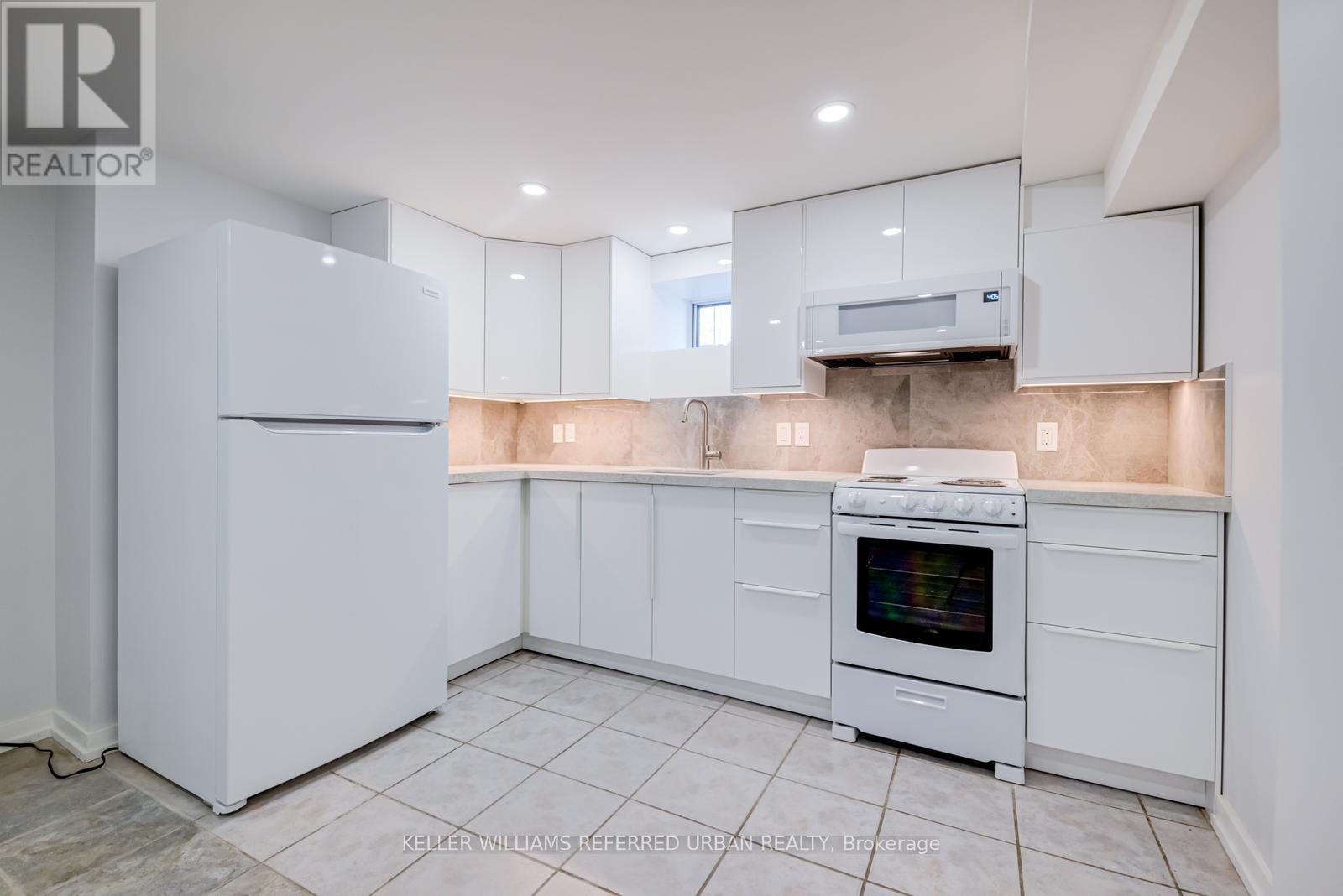 Lower - 2556 Lake Shore Boulevard W, Toronto, Ontario  M8V 1G1 - Photo 11 - W12729382