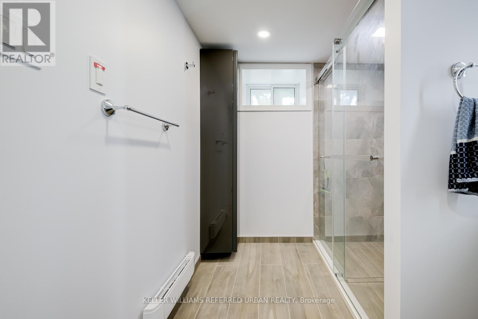 Lower - 2556 Lake Shore Boulevard W, Toronto, Ontario  M8V 1G1 - Photo 22 - W12729382