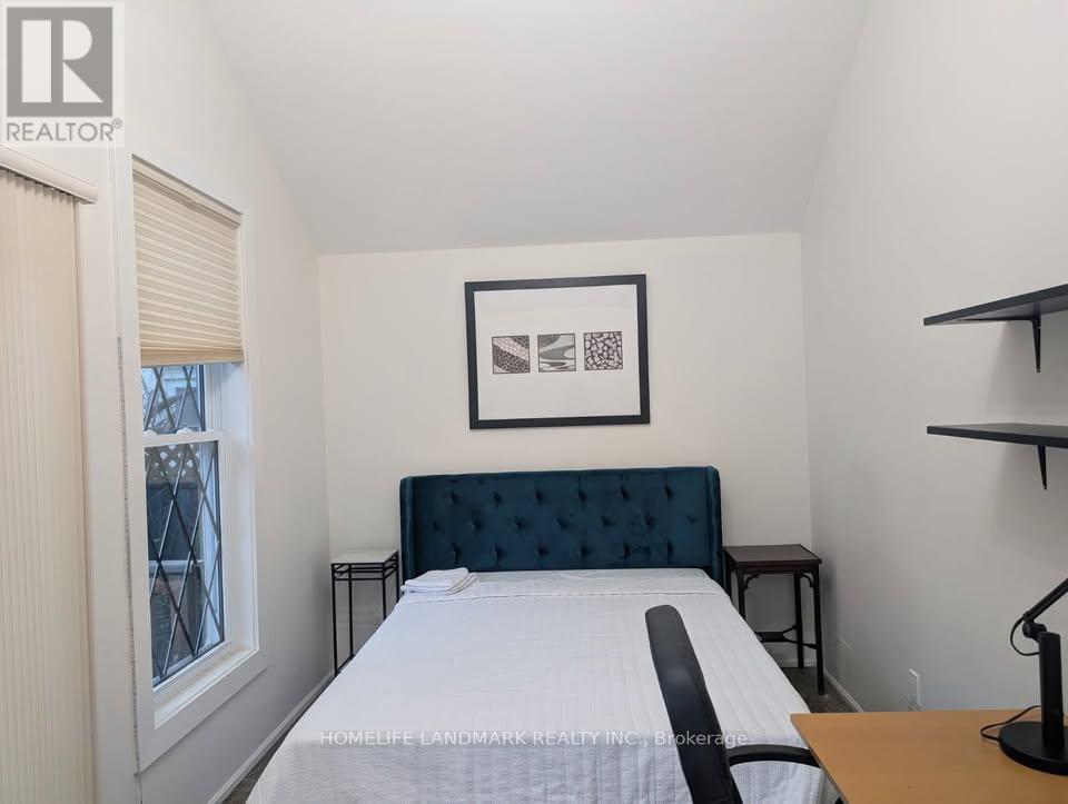 Upstairs - 30 Fourth Street, Toronto, Ontario  M8V 2Y3 - Photo 2 - W12729438