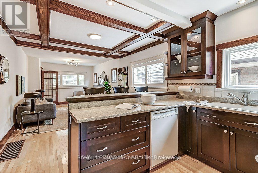 Upstairs - 30 Fourth Street, Toronto, Ontario  M8V 2Y3 - Photo 4 - W12729438