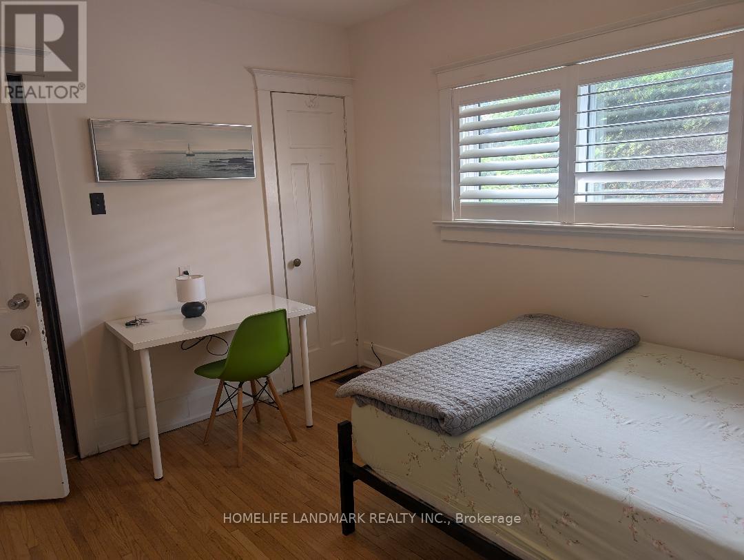 Upstairs - 30 Fourth Street, Toronto, Ontario  M8V 2Y3 - Photo 8 - W12729438