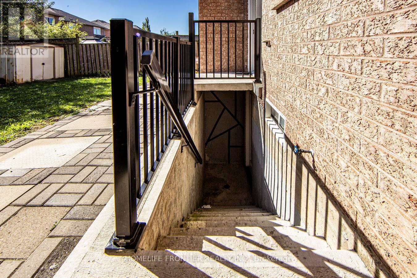 3391 Bruzan Crescent, Mississauga, Ontario  L5N 8M2 - Photo 47 - W12729448