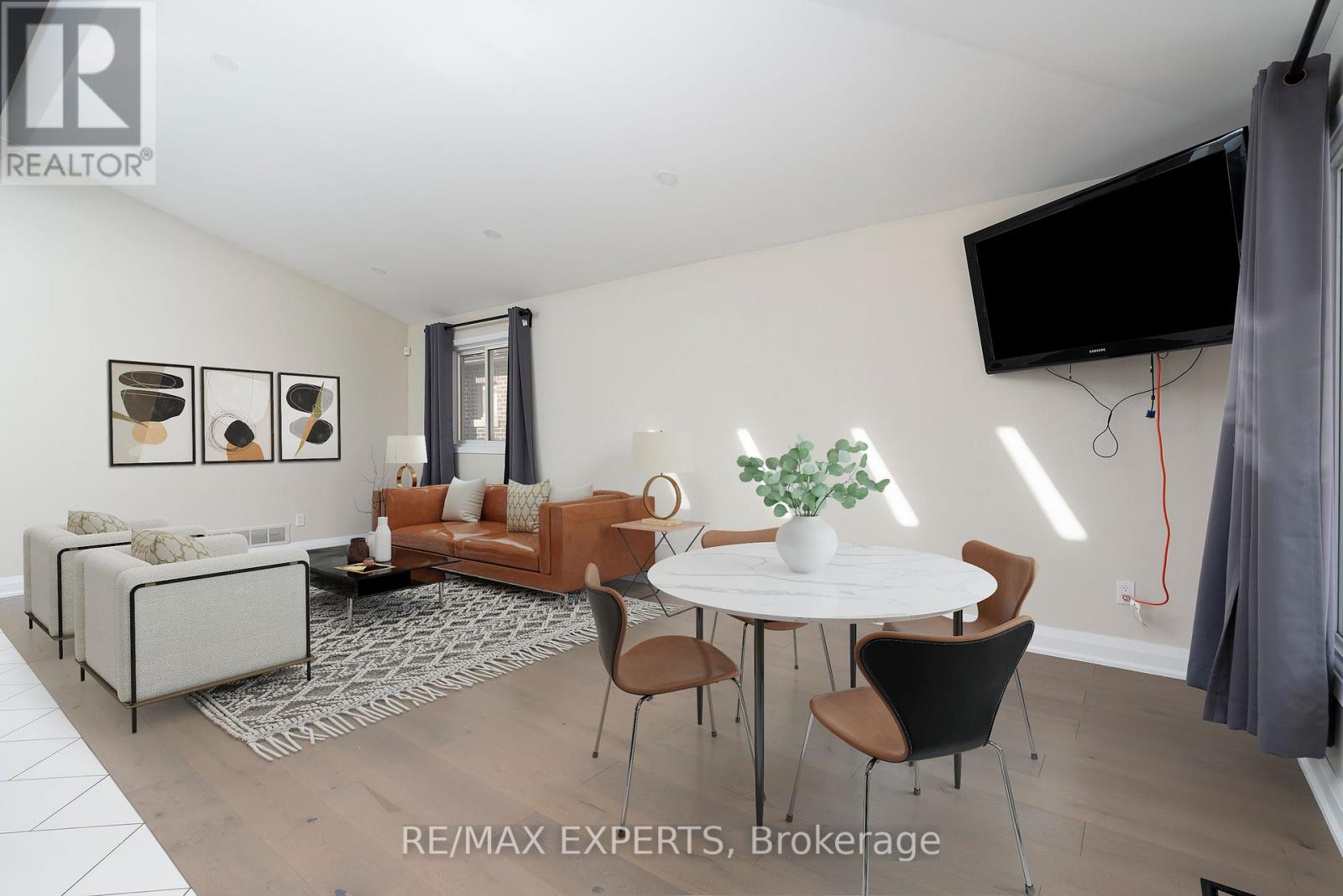 Upper - 934 Beechwood Avenue, Mississauga, Ontario  L5G 4E2 - Photo 10 - W12729480