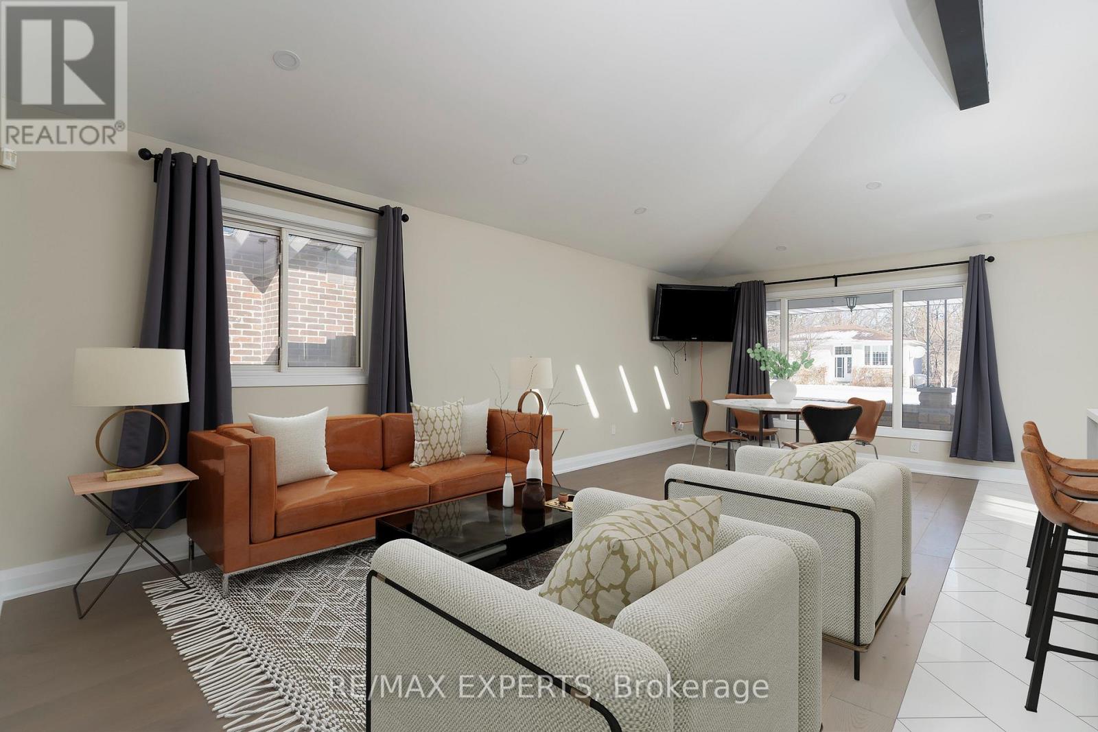 Upper - 934 Beechwood Avenue, Mississauga, Ontario  L5G 4E2 - Photo 11 - W12729480