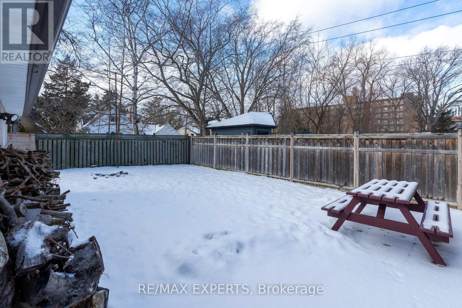 Upper - 934 Beechwood Avenue, Mississauga, Ontario  L5G 4E2 - Photo 22 - W12729480