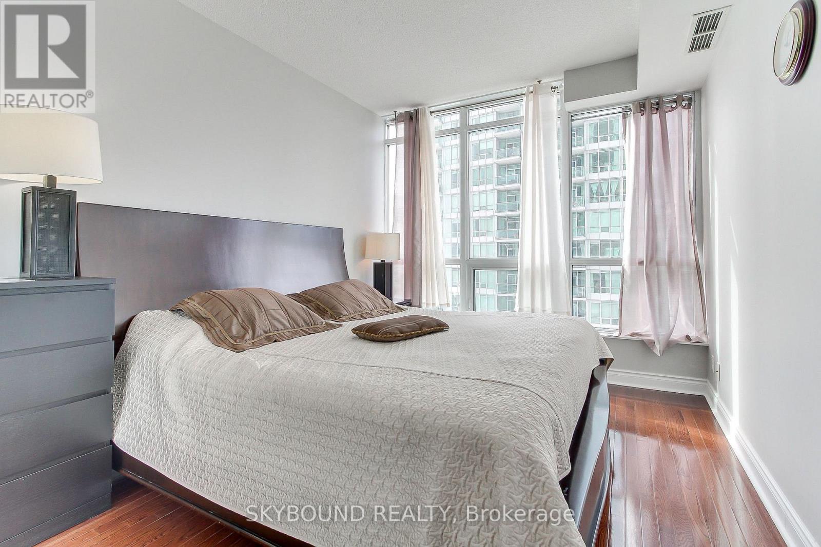 1006 - 1900 Lake Shore Boulevard W, Toronto, Ontario  M6S 1A4 - Photo 16 - W12729512