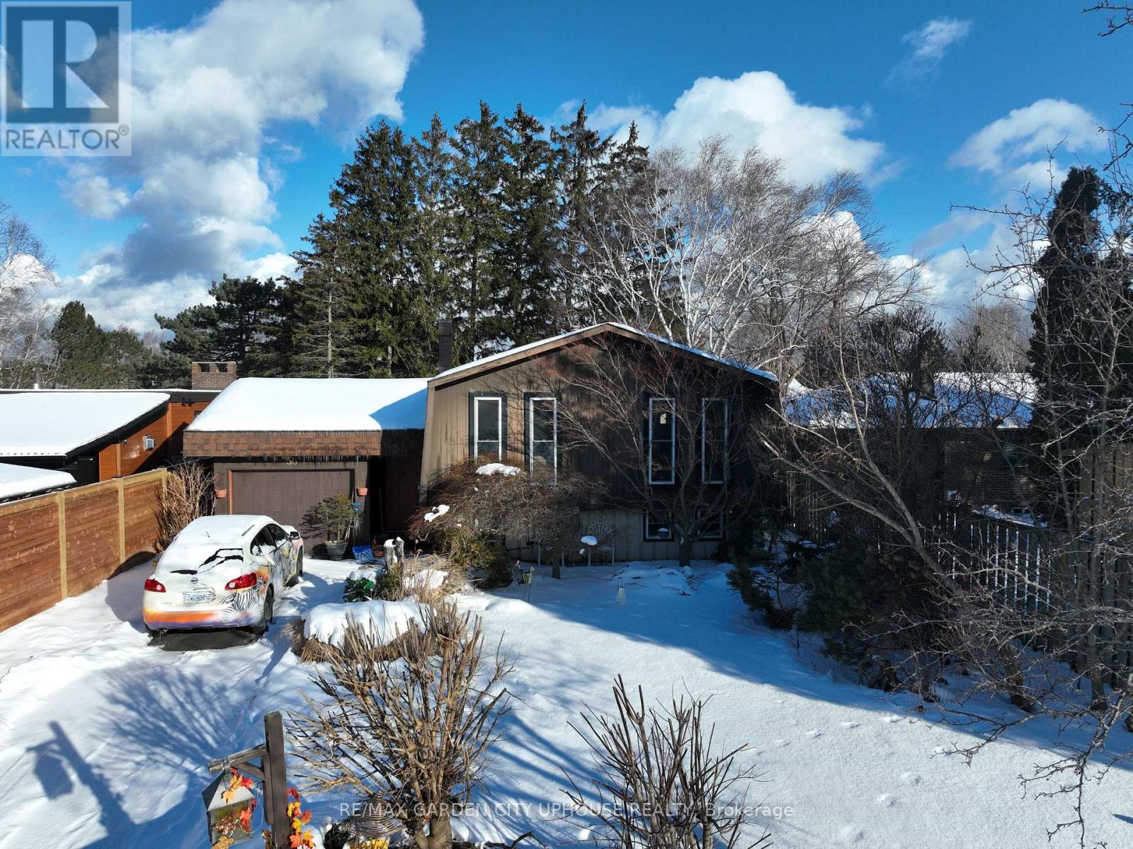 56 THE CEDARS, St. Catharines, Ontario