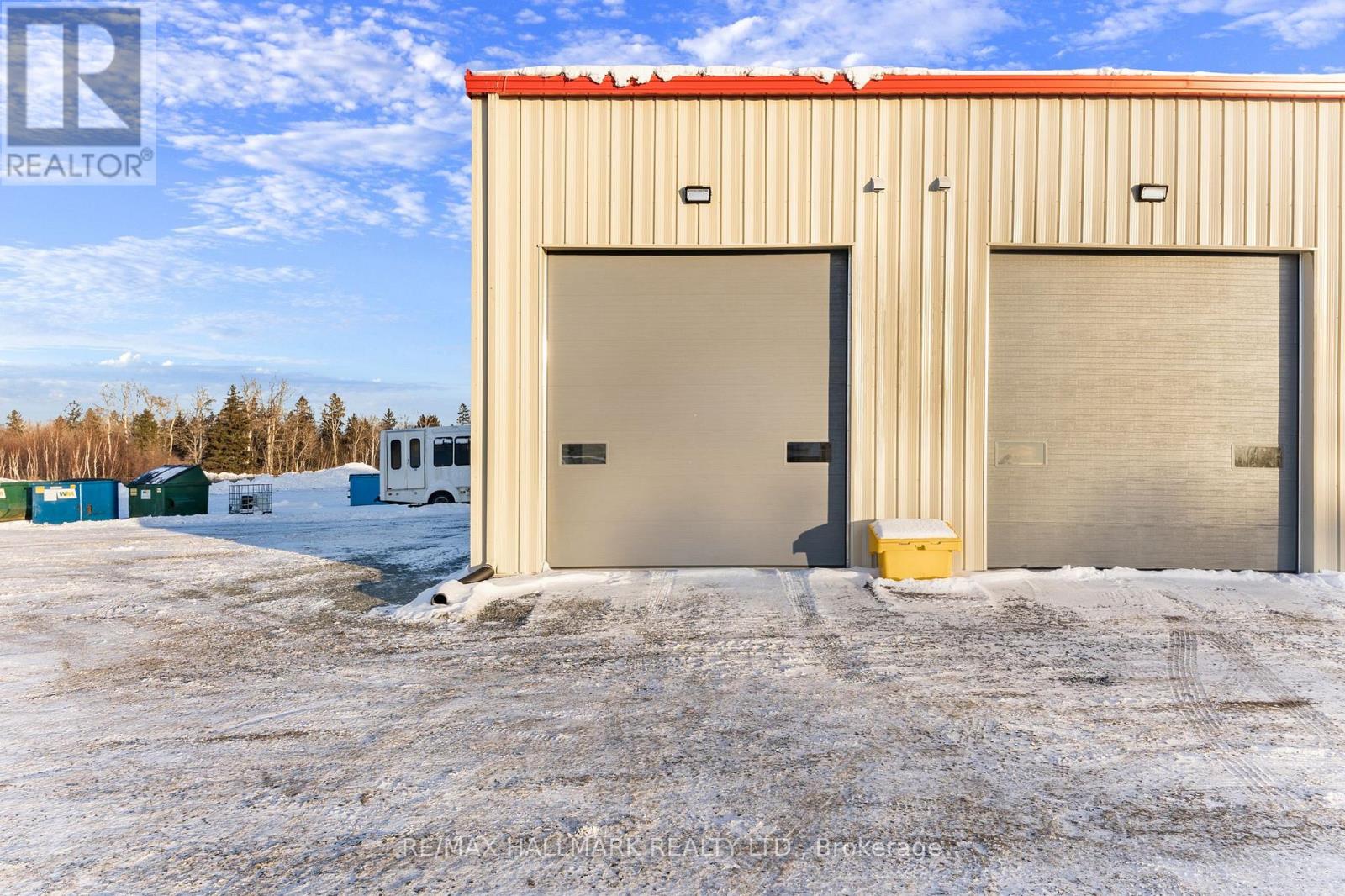 38 Westhill Court, Greater Sudbury, Ontario  P3Y 0B6 - Photo 2 - X12729434