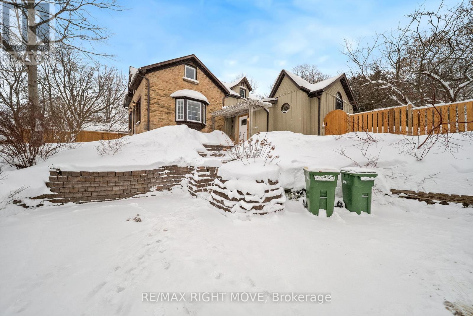 27 Durham St Street, Grey Highlands, Ontario  N0C 1E0 - Photo 3 - X12729498