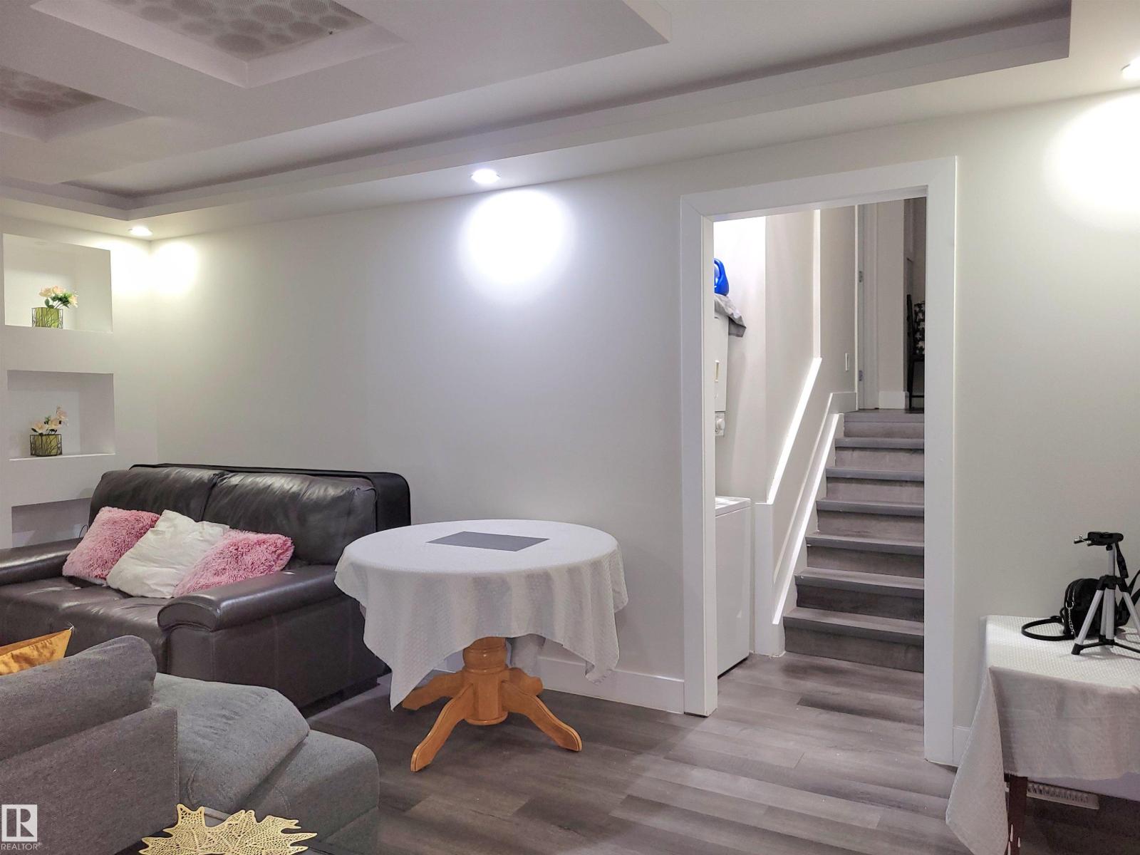 9131 83 Av Nw, Edmonton, Alberta  T6C 1B6 - Photo 5 - E4471078