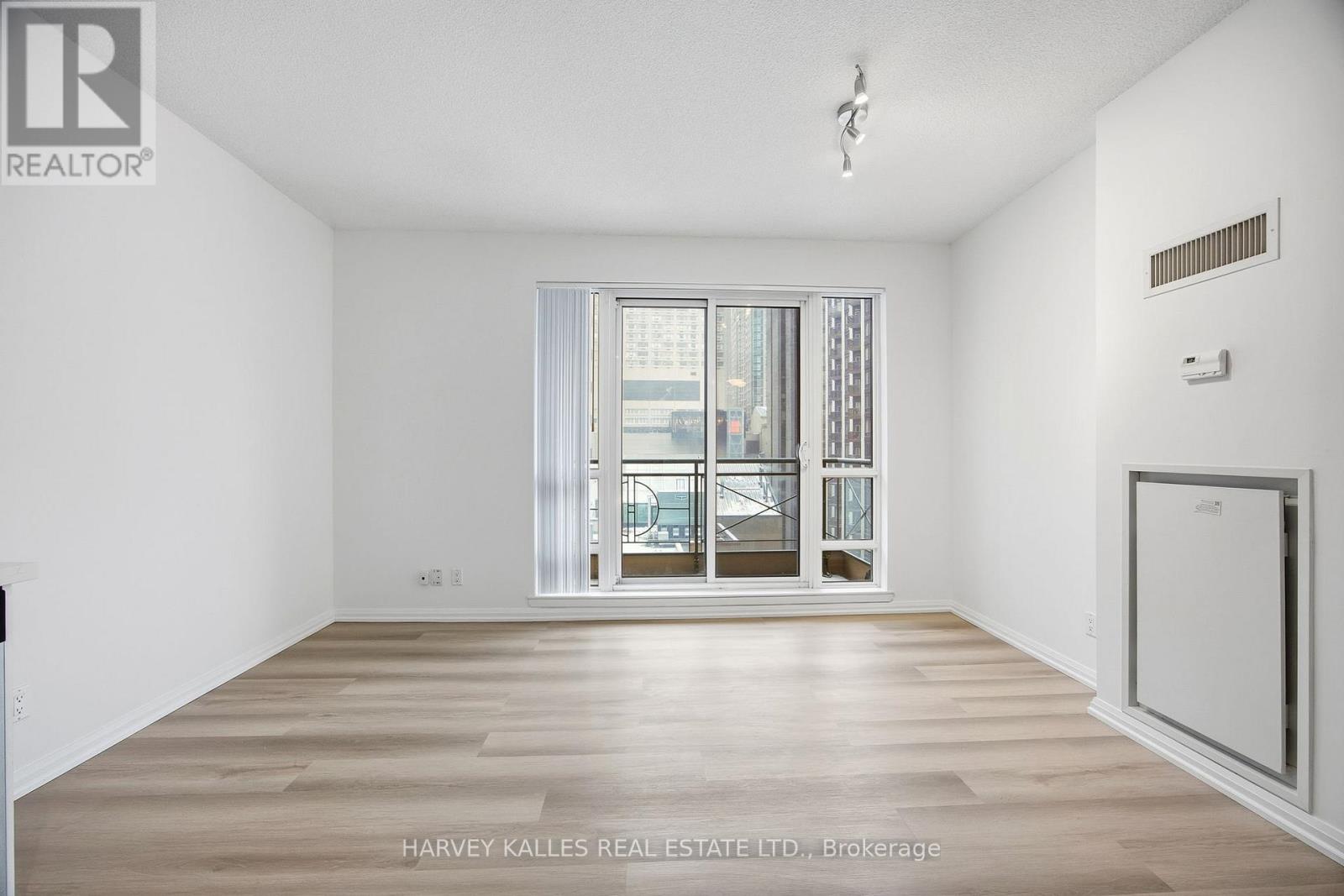 1111 - 35 Hayden Street, Toronto, Ontario  M4Y 3C3 - Photo 10 - C12728824