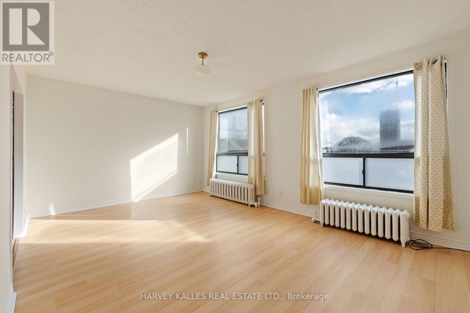 2 - 822 St Clair Avenue W, Toronto, Ontario  M6C 1C1 - Photo 10 - C12728996